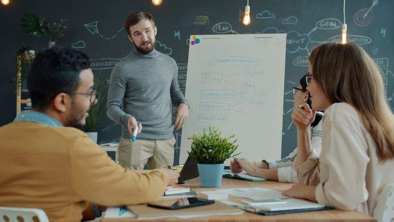 Scoring de leads y priorización comercial